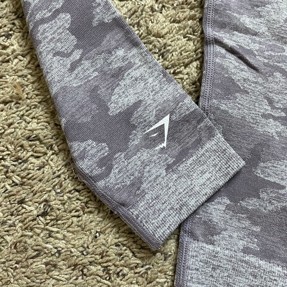 Gymshark camo leggings - Picture 3 of 4